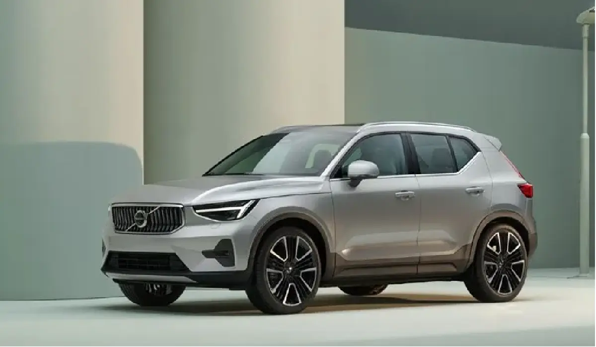 Volvo - XC40 T4 R-Design - Luxury Car Rentals - Preowned Luxury Car - Exclusive Concierge Club.webp